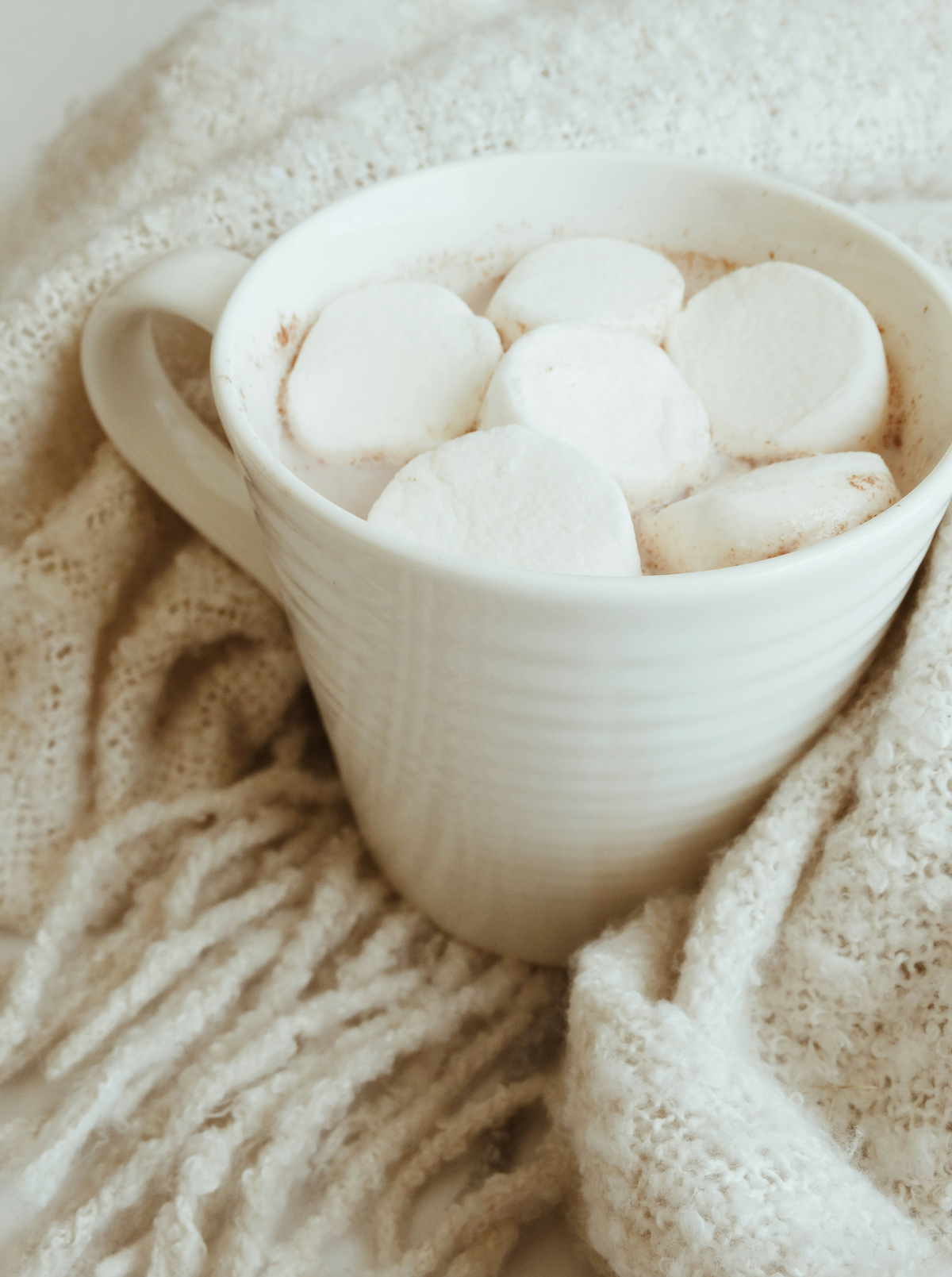 Aromatic Marshmallow Skies 12 oz scented candle